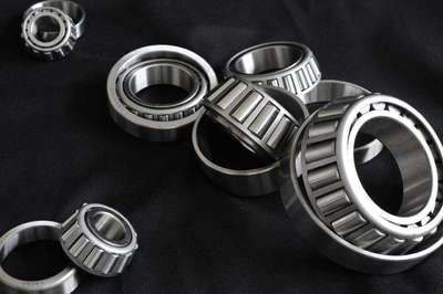 機(jī)車滾動(dòng)軸承故障檢測(cè)方法及軸承零部件分析